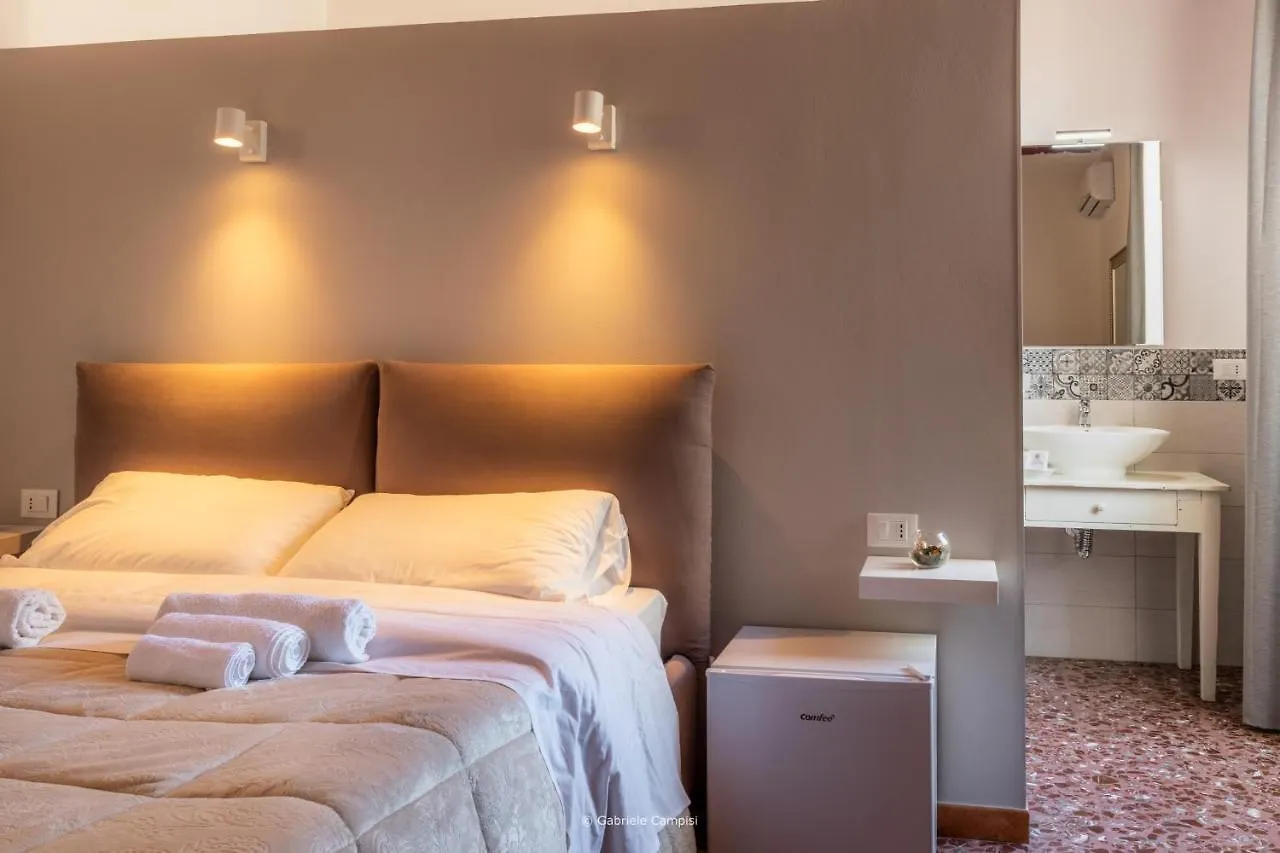 Bella Vista Rooms Noto 0*,  Italy